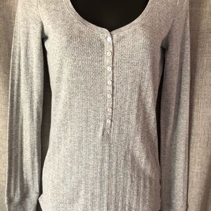 Women’s long sleeve top